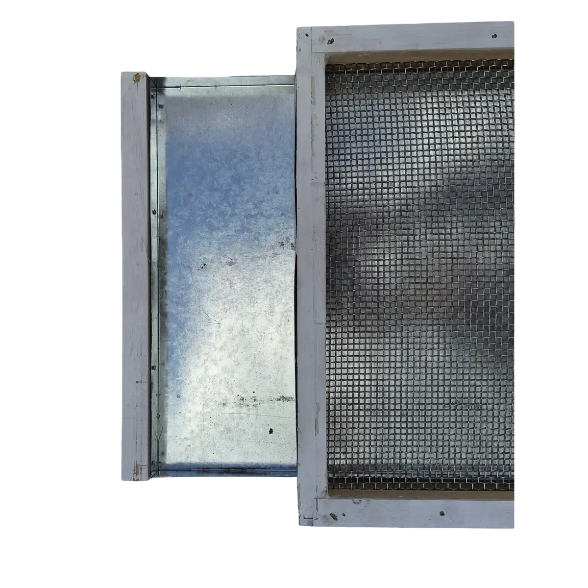 Mesh Bottom Board with Beetle Trap – 8 & 10 Frame